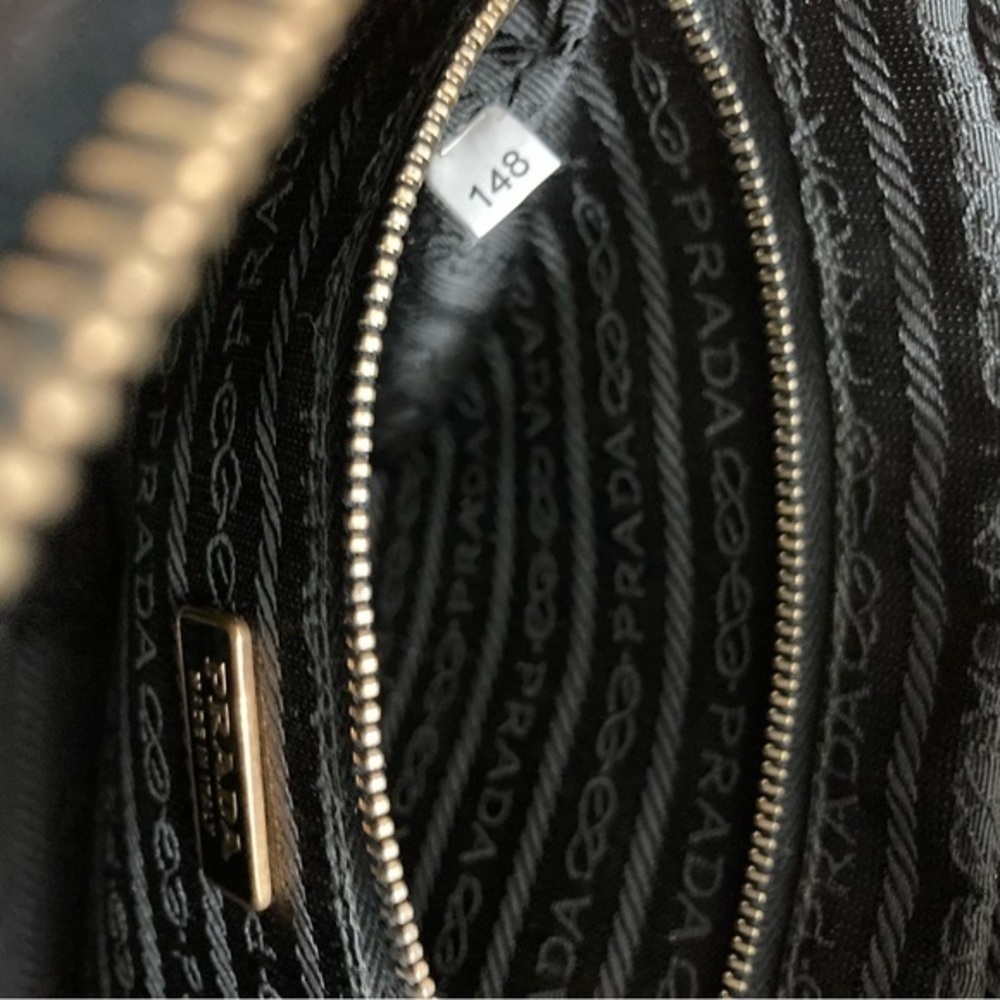 Prada guaranteed authentic small lux black saffiano leather bag - Picture 8 of 11